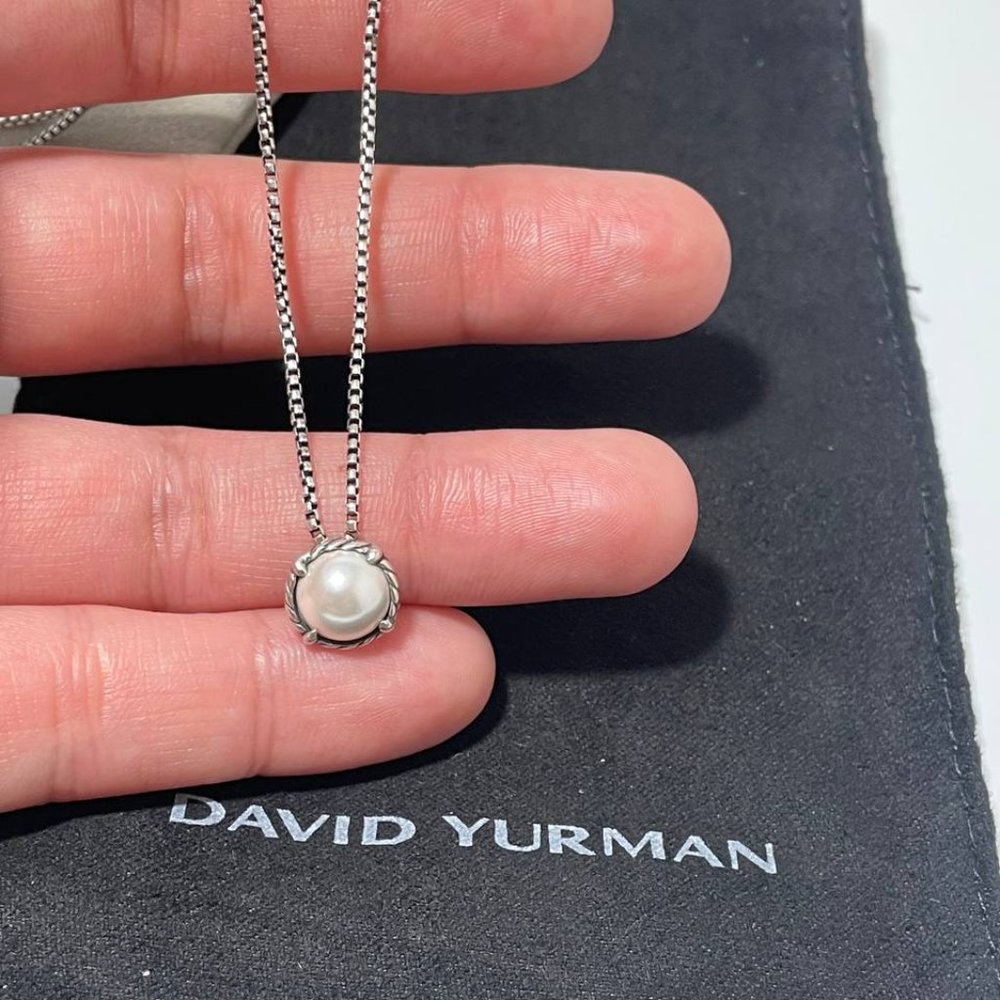 Authentic David Yurman Chatelaine necklace white pearl